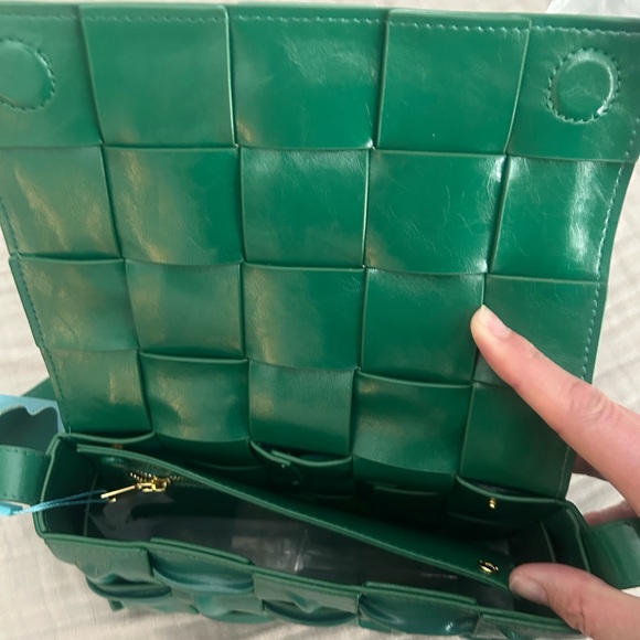 Tiffany & Fred Paris Emerald Woven Crossbody Bag - Picture 8 of 10